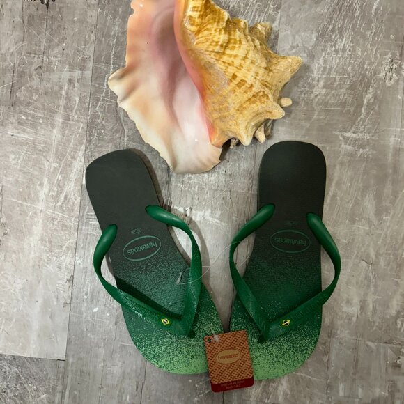 Havaianas Shoes - NWT Ladies Havainas Olive Flip Flop Size 11/12